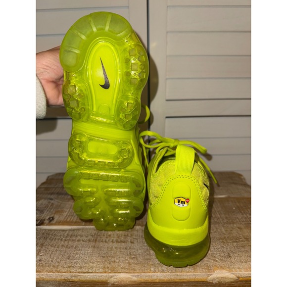 Nike Air VaporMax Plus Bright Volt Neon Green Women's Size 7.5 Shoes DX1784 300 - Picture 8 of 10